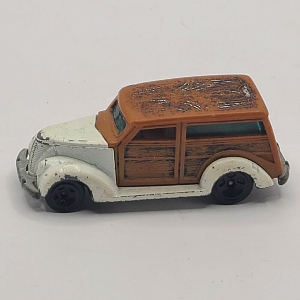 2010 Hot Wheels ‘37 Ford Hot Rod Series HW Diecast Car